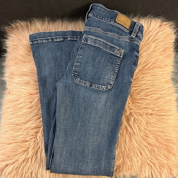 American Eagle Outfitters Super Hi-Rise Flare jeans - Picture 5 of 9